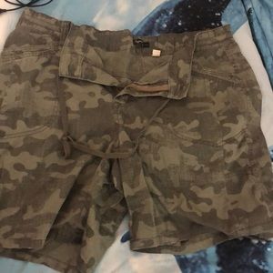 Camouflaged shorts size 16